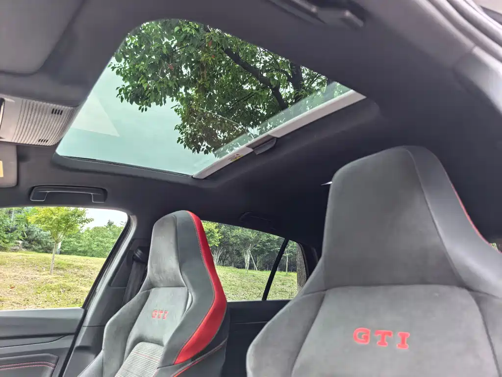 Volkswagen Golf GTI — миниатюра 14
