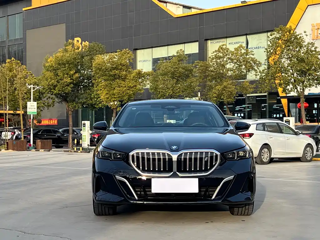 BMW I5