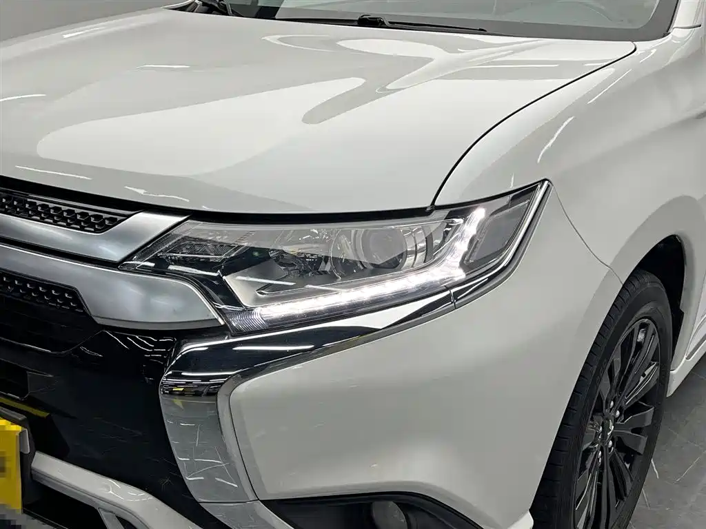 Mitsubishi Outlander 2021 2.0L Enjoy 5 мест