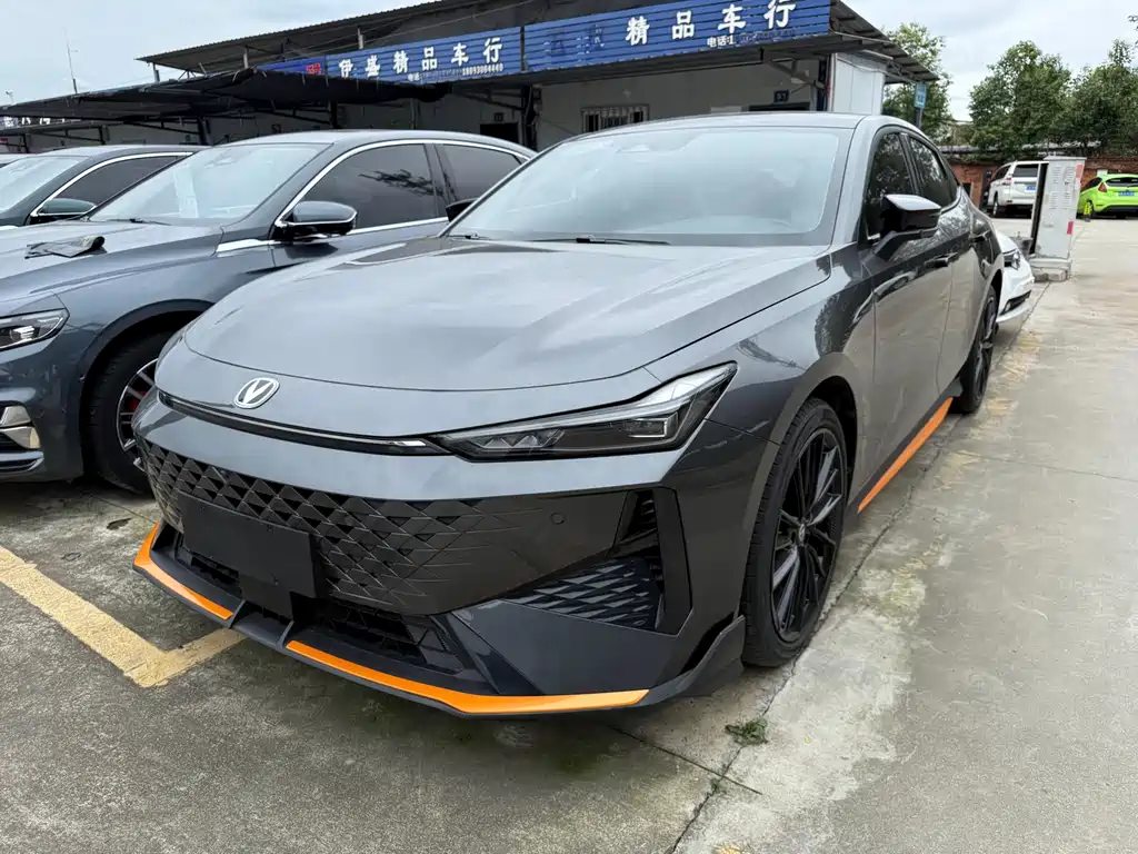 Changan UNI-V 2024 1.5T Luxury Sport