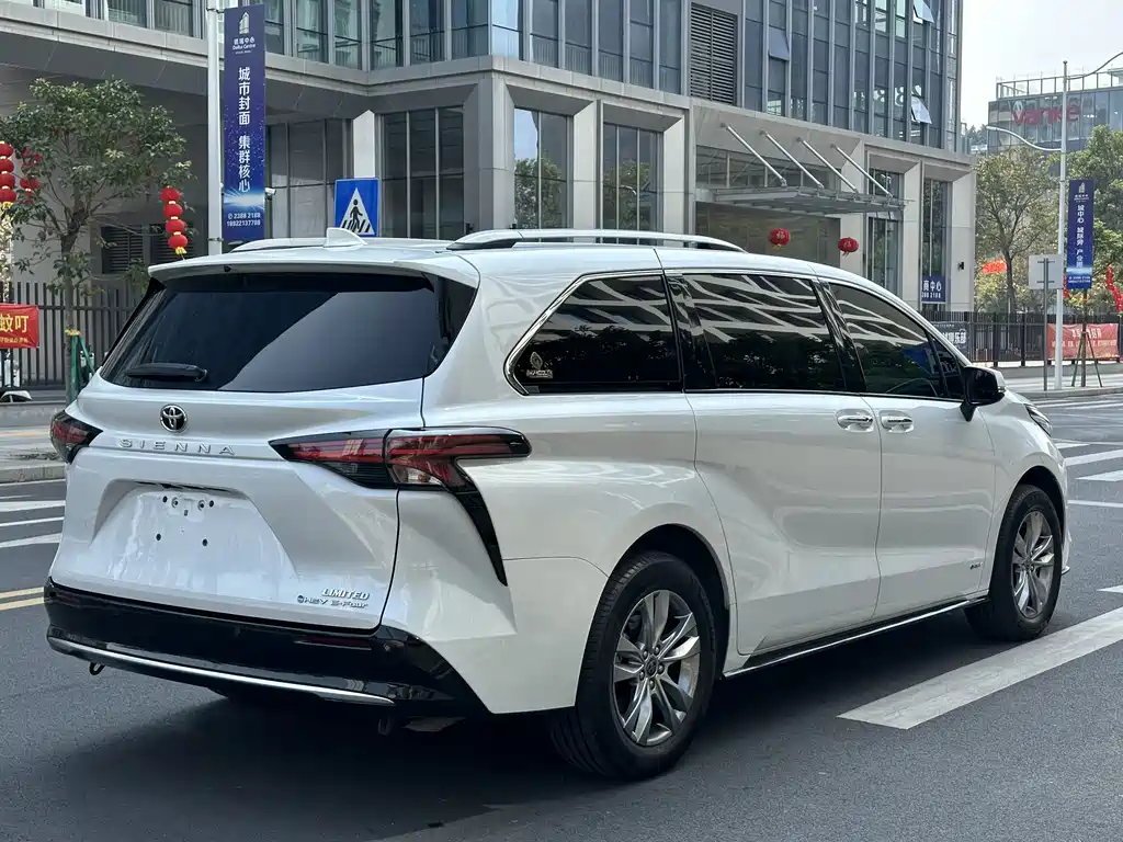 TOYOTA SIENNA