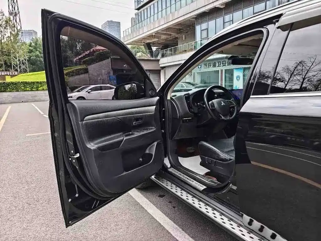 Mitsubishi Outlander (Import) — миниатюра 12