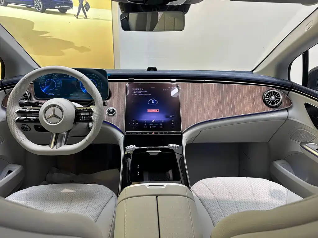 Mercedes-Benz EQE 2025 500 4MATIC