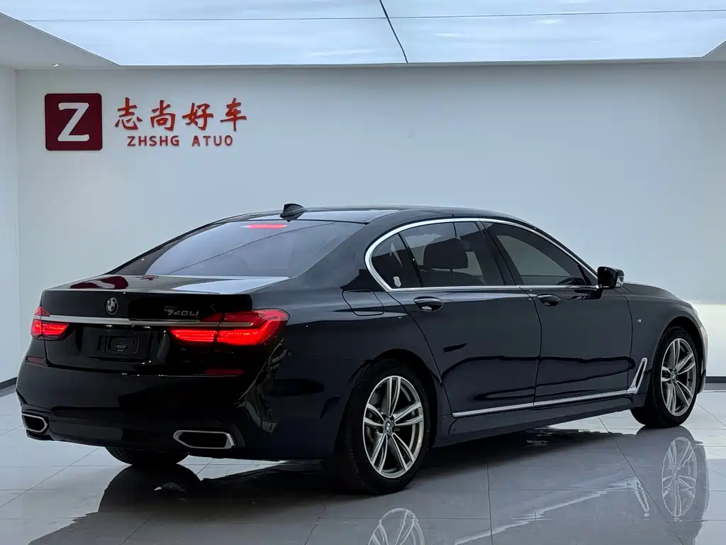 BMW 7 SERIES