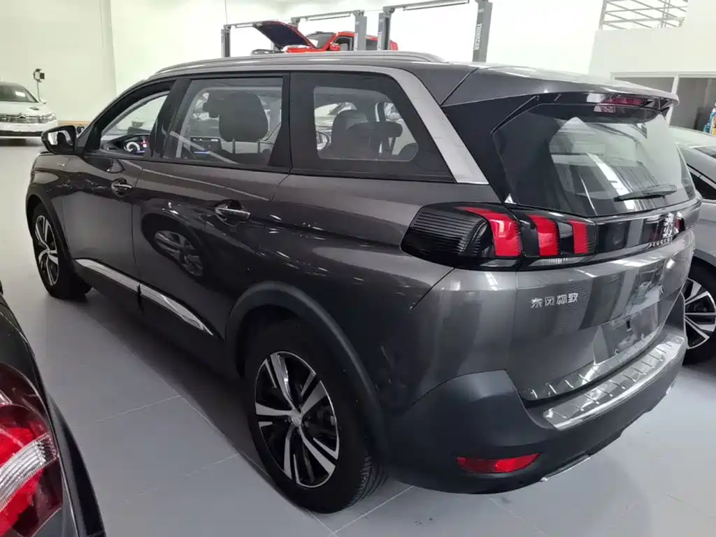 Peugeot 5008 — миниатюра 5