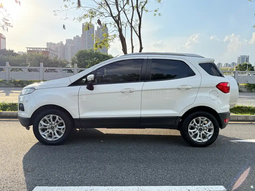 Ford EcoSport 2013 1.5L AT Luxury