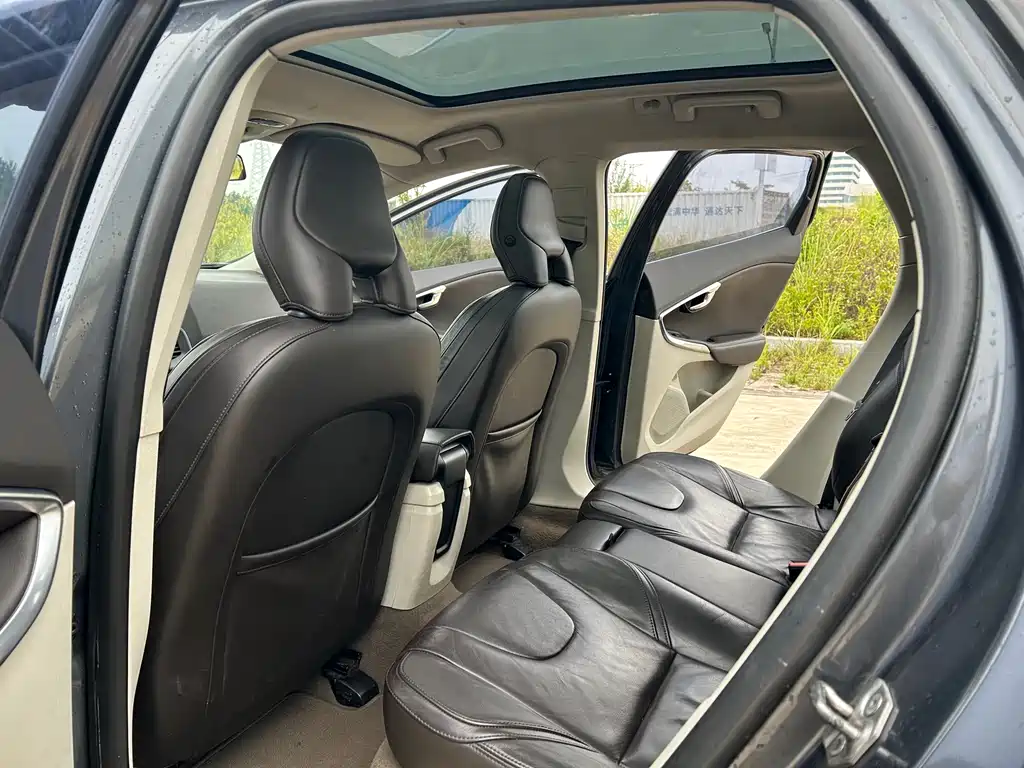 Volvo V40 2.0T Smart Elegant Edition, фото 10