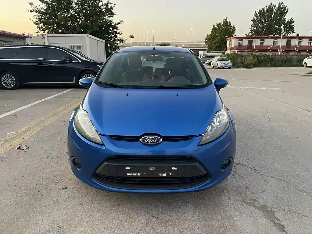 Ford Fiesta 2013 1.5L AT Fashion