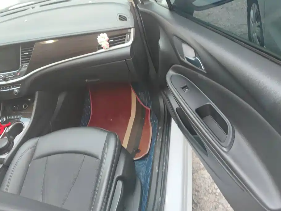 Buick Verano — миниатюра 8