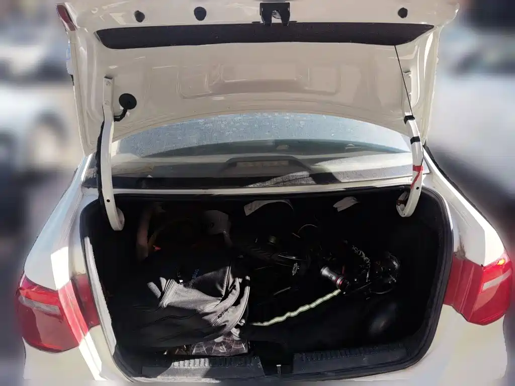 Volkswagen Jetta — миниатюра 10