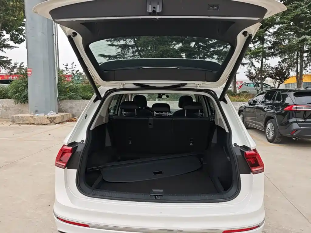 Volkswagen Tiguan L — миниатюра 19