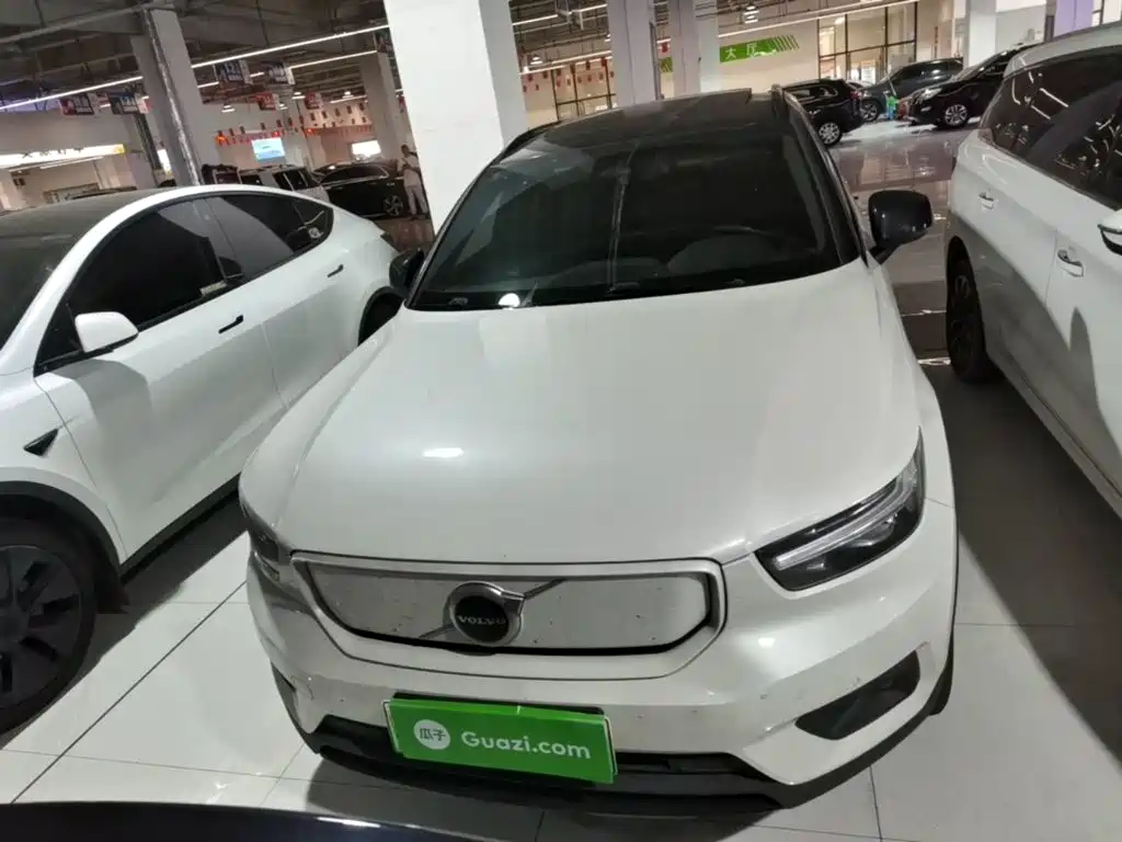Volvo XC40 NEV — миниатюра 3