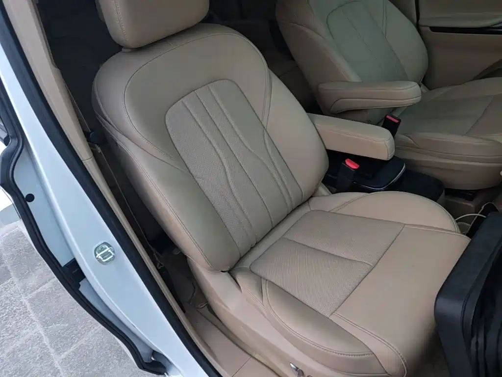 Buick GL8 Hybrid — миниатюра 25
