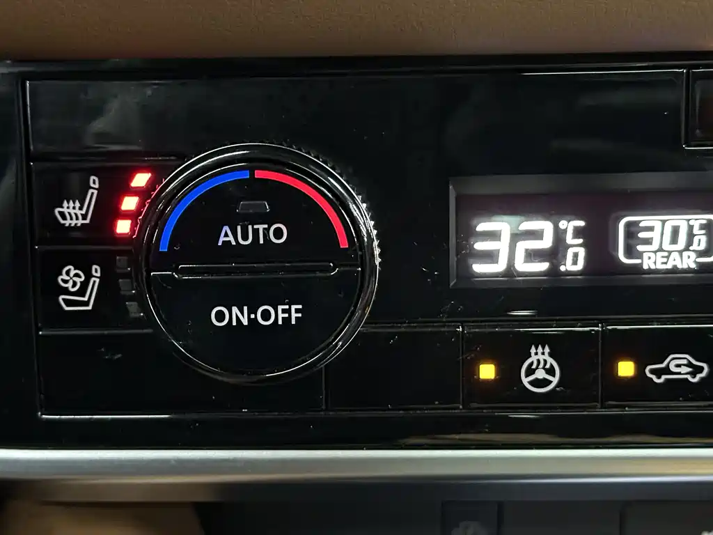 NISSAN EXPLORING THE LAND