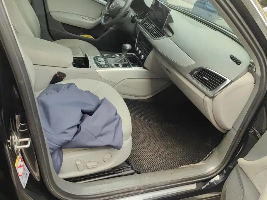 Audi A6L — миниатюра 8