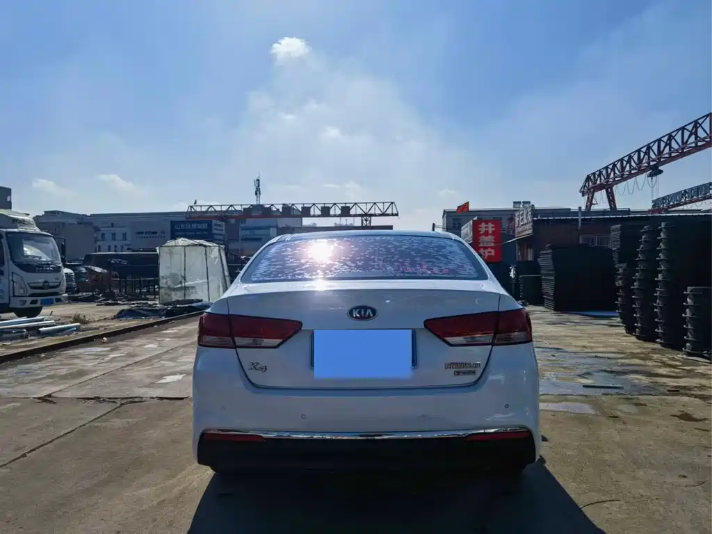 KIA K4