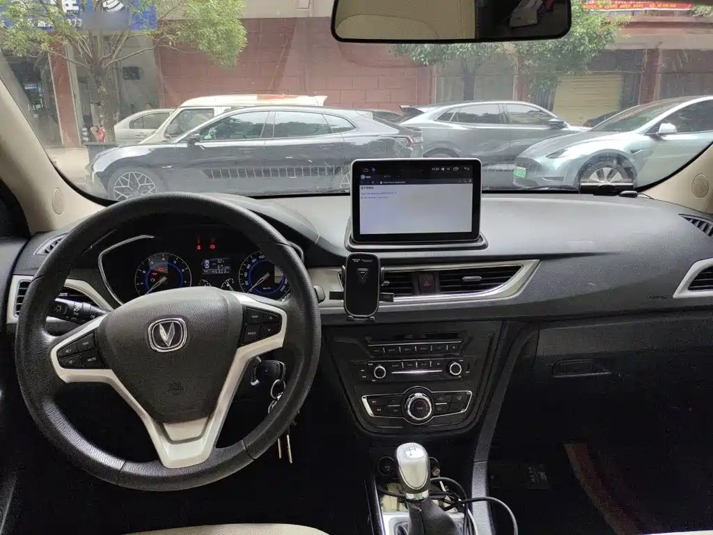 Changan V7 — миниатюра 5