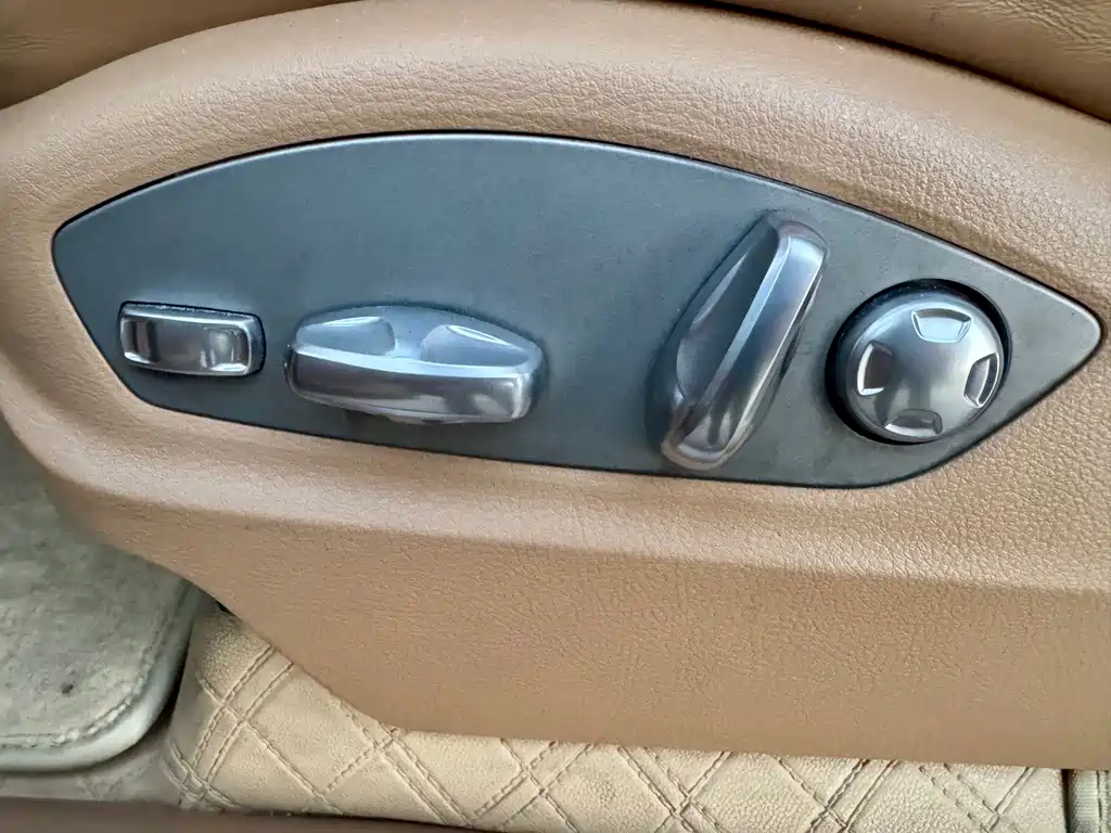 Porsche Macan — миниатюра 12