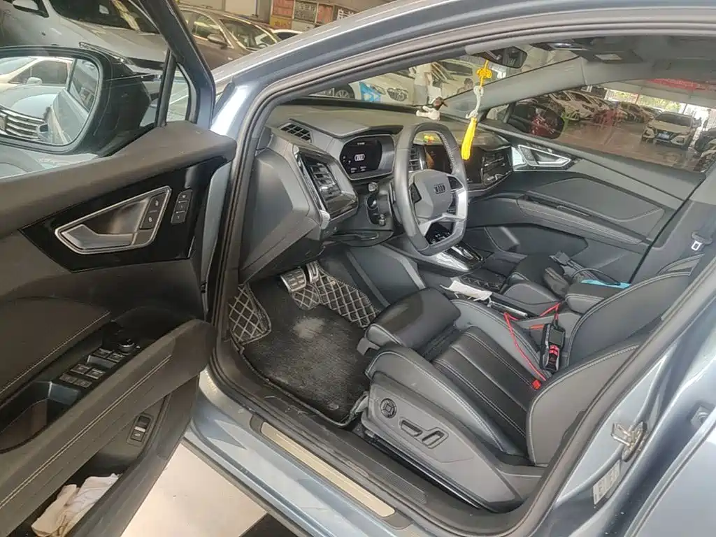 Audi Q4 e-tron — миниатюра 16