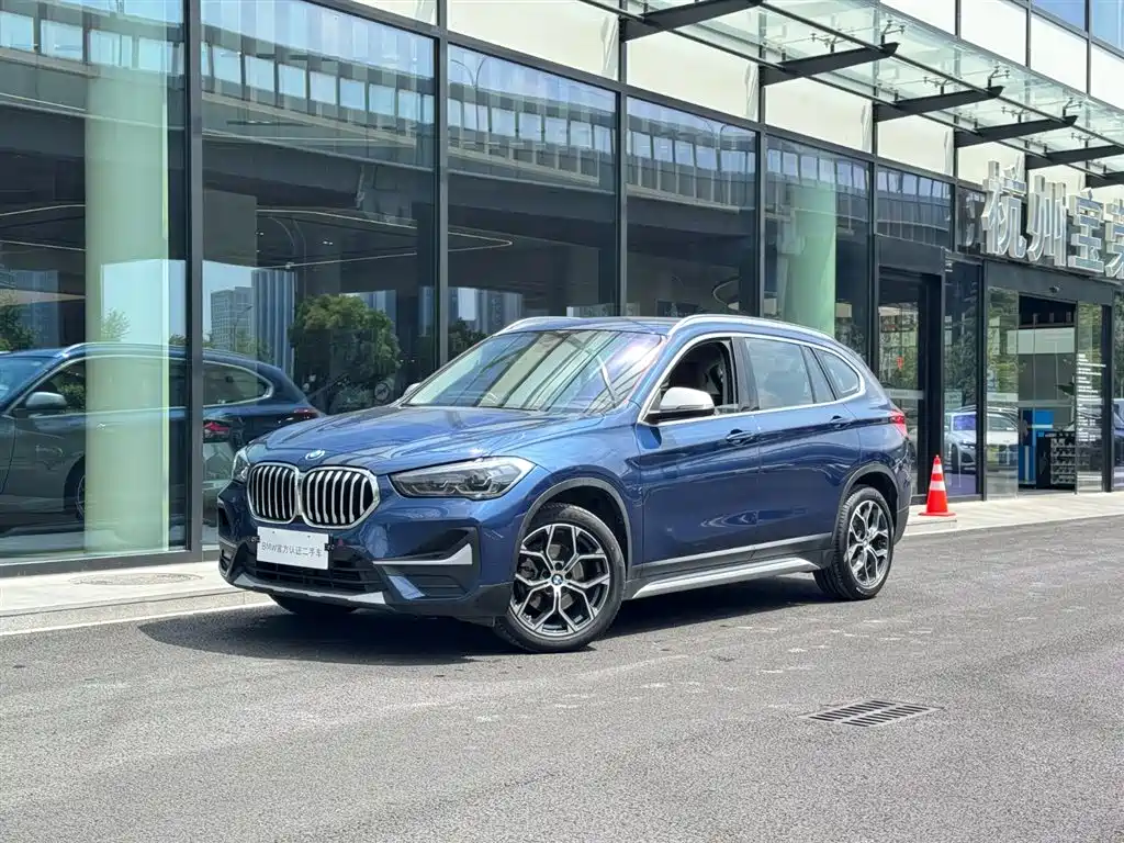Купить BMW X1