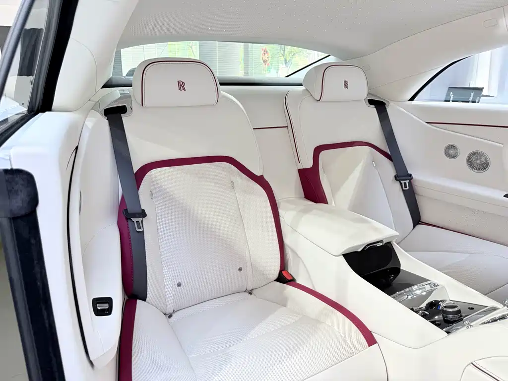 Rolls-Royce Phantom — миниатюра 11