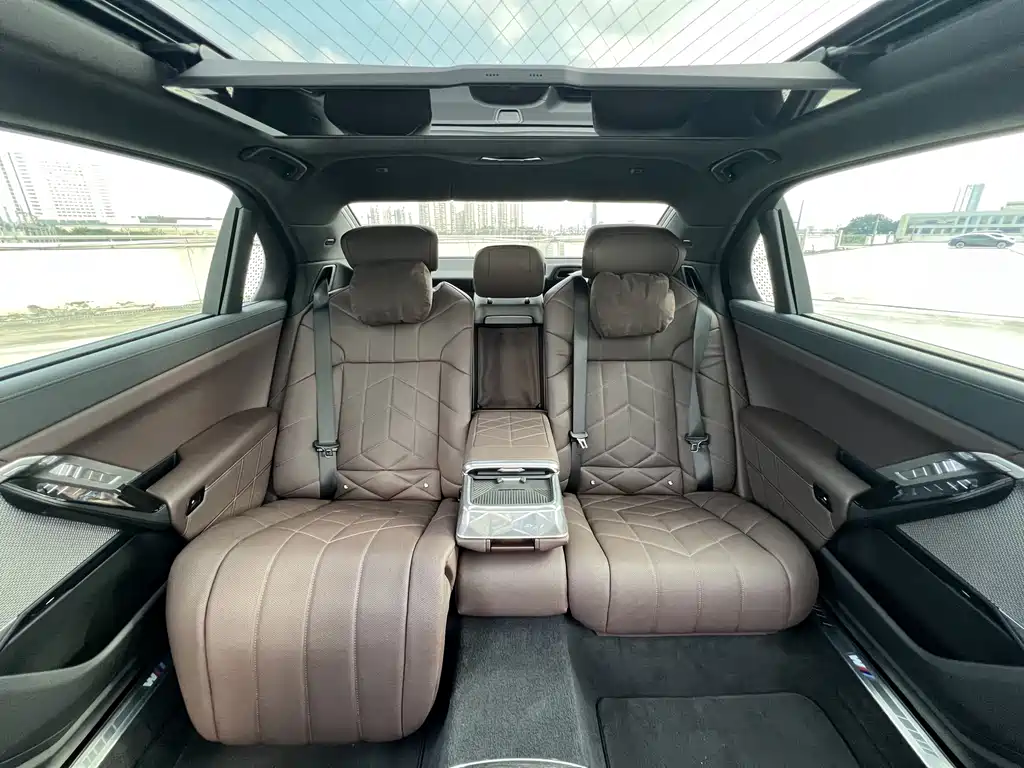 BMW 7 Series 7 2023 740Li Premium M Sport