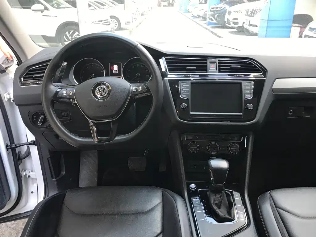 Volkswagen Tiguan L — миниатюра 9