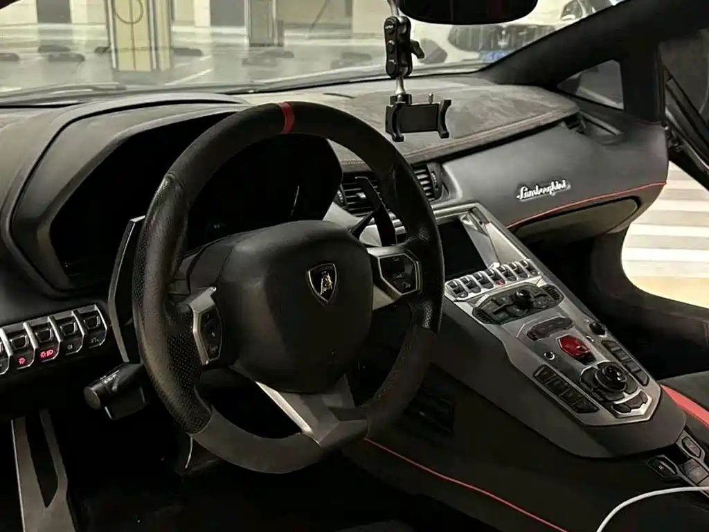 Lamborghini Aventador 2011 LP 700-4