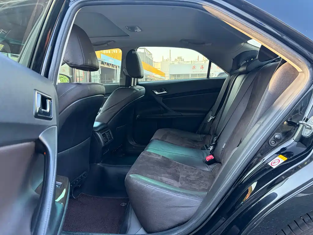 Toyota Reiz 2013 2.5V