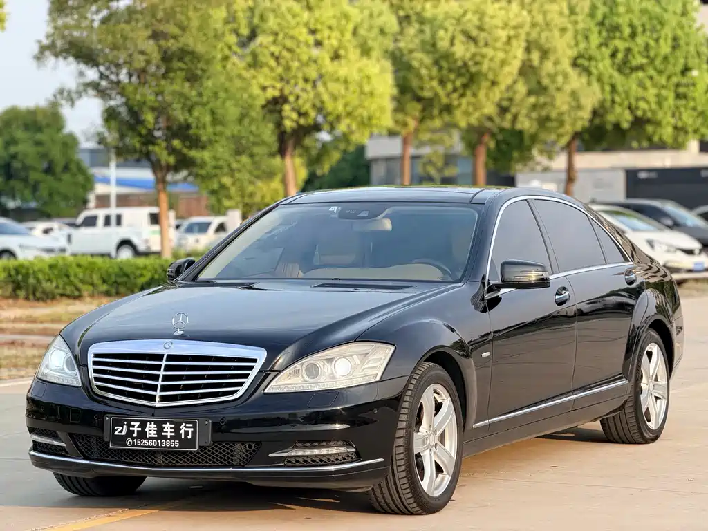 Mercedes-Benz S-Class 2012