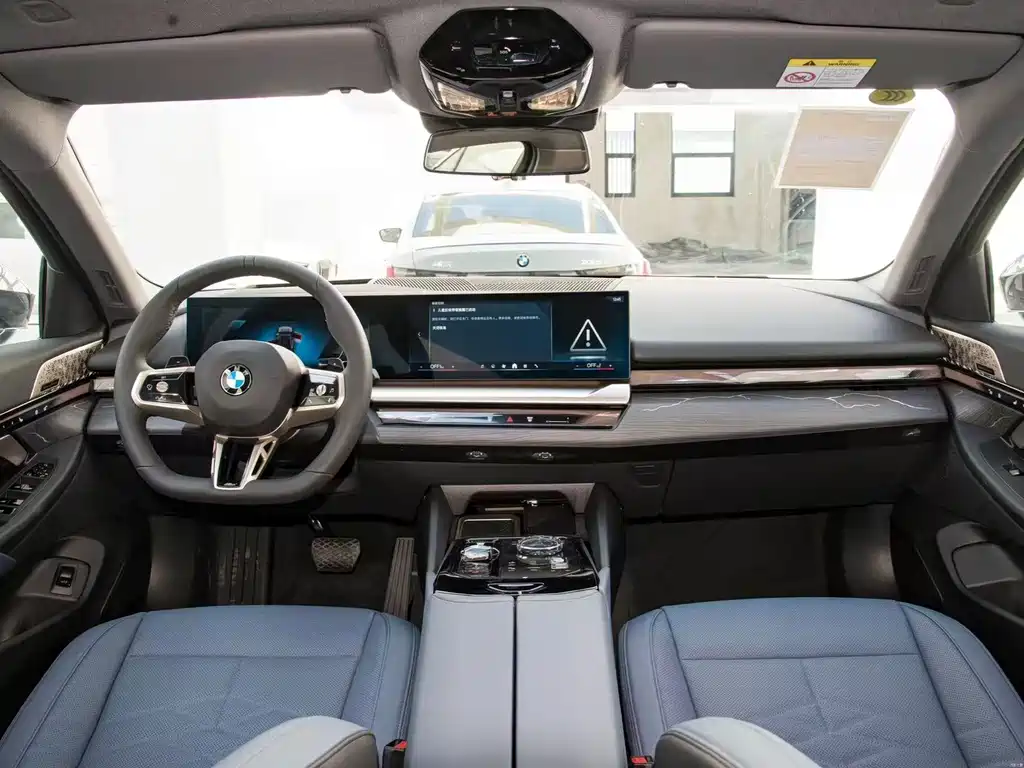 BMW 5 Series — миниатюра 2