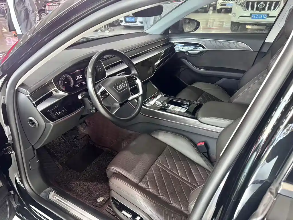 Audi A8 — миниатюра 5