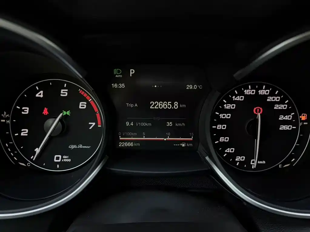 Alfa Romeo Stelvio — миниатюра 13
