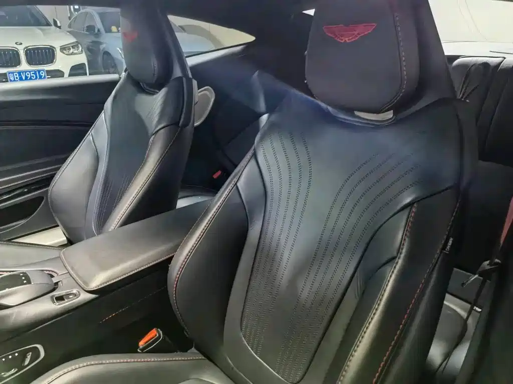 Aston Martin DB11 — миниатюра 14
