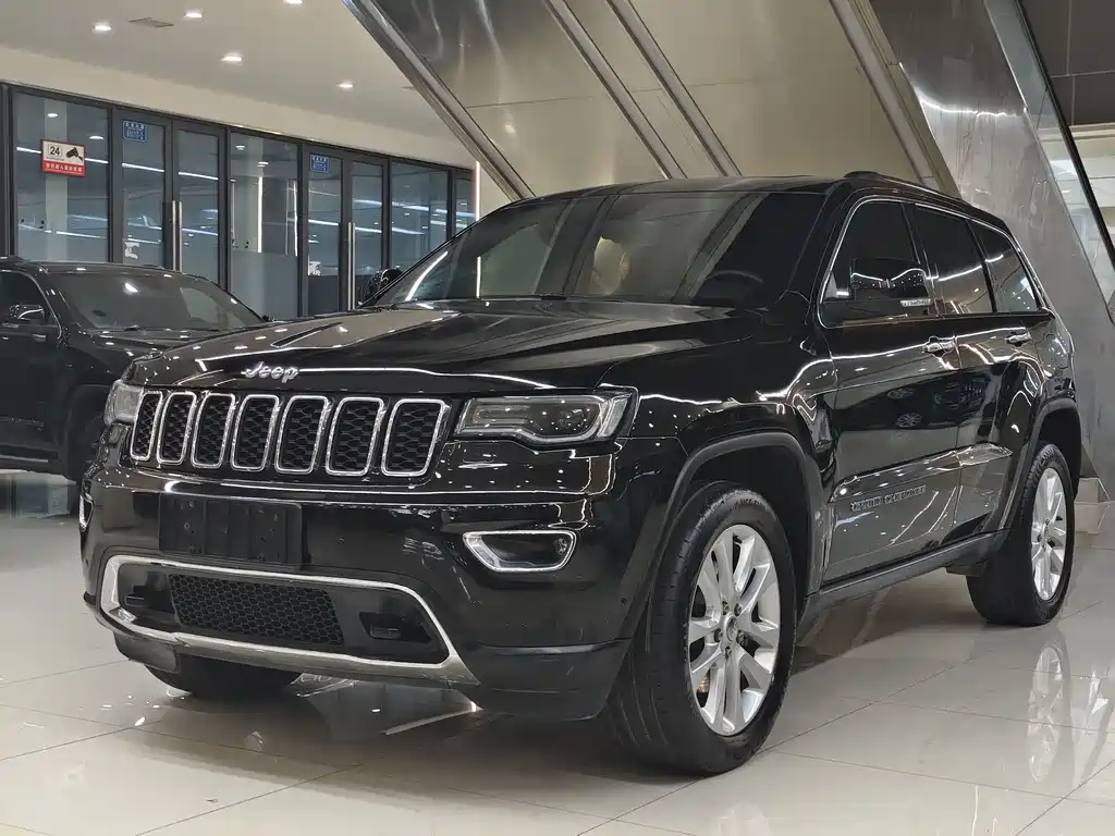 Jeep Grand Cherokee (Import) 2018