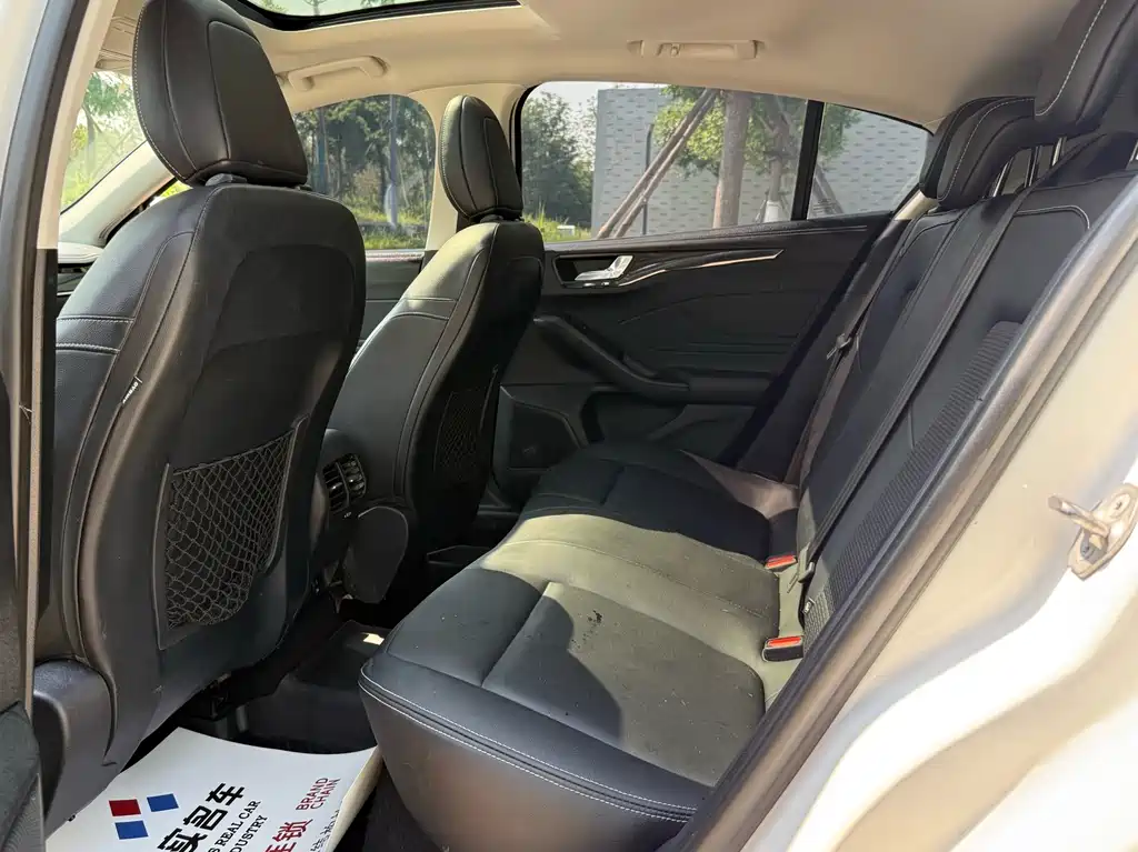 Ford Focus 2021 EcoBoost 180 AT
