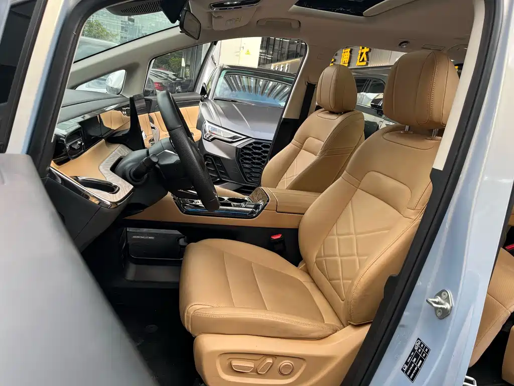 GAC Motor 传祺E8 PHEV — миниатюра 9