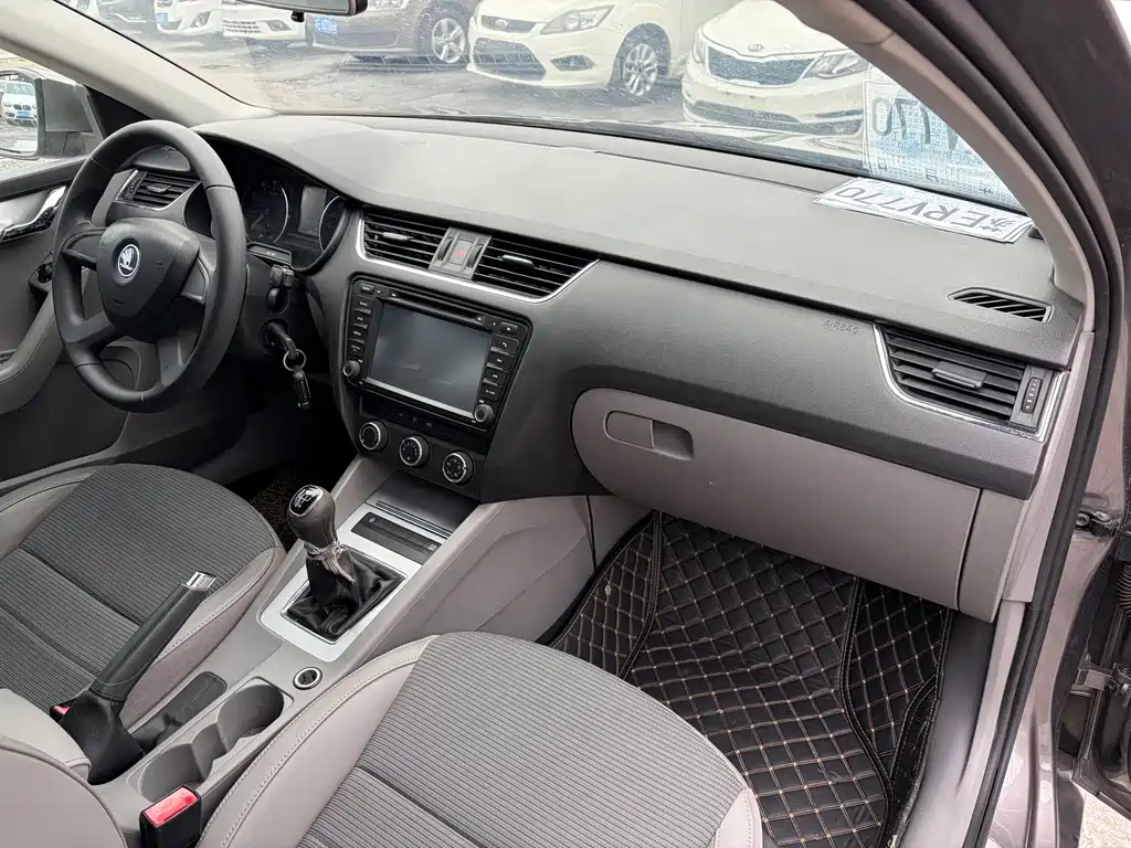 Skoda Octavia — миниатюра 14