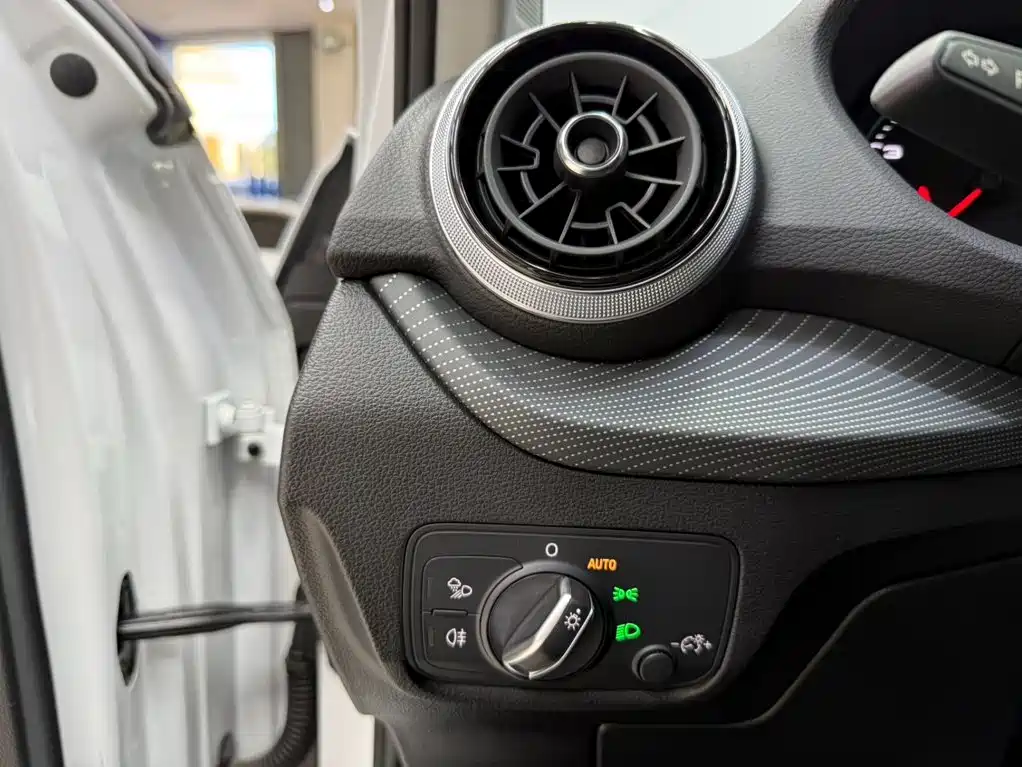 Audi Q2L — миниатюра 9