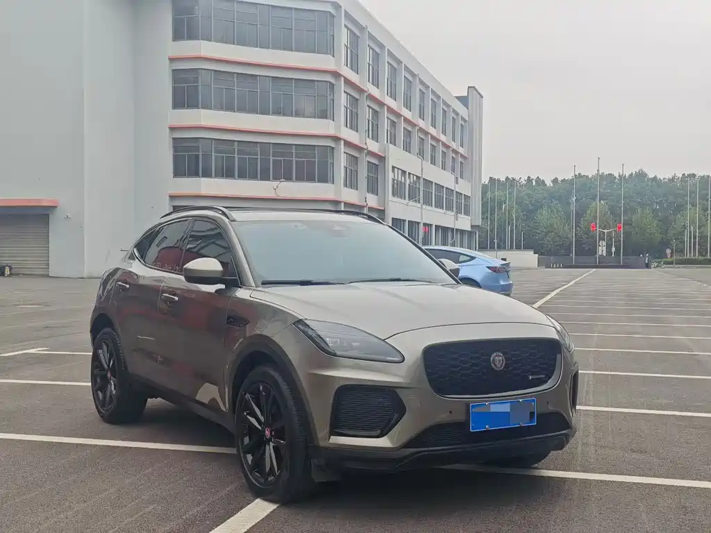 Jaguar E-PACE — миниатюра 3