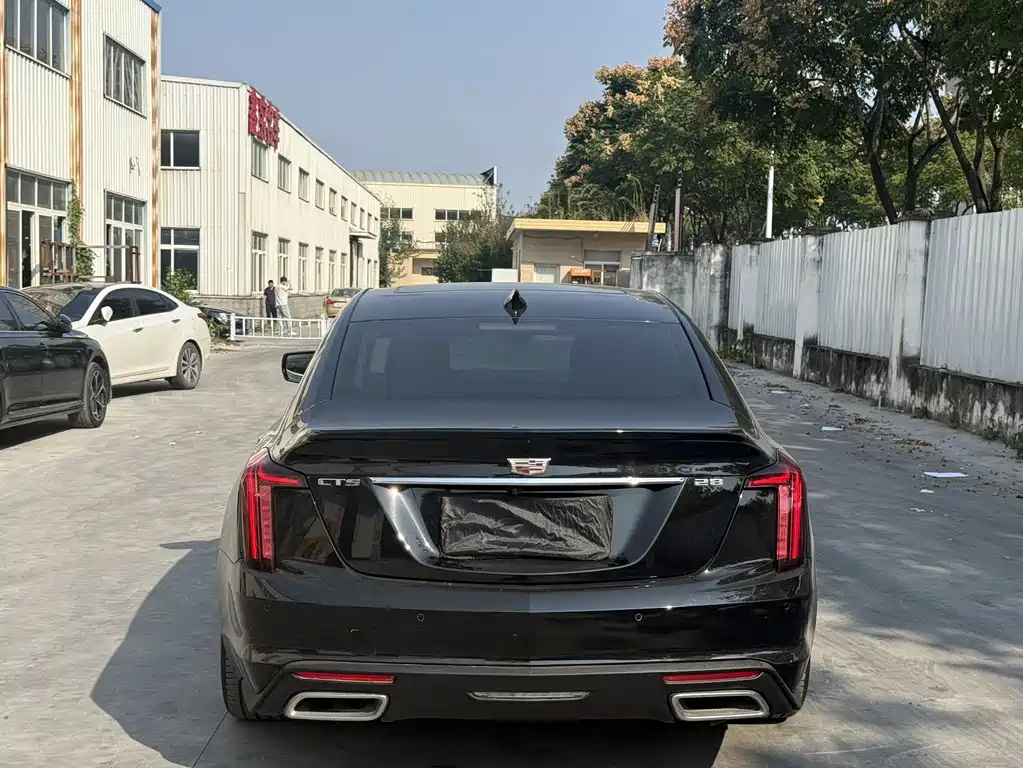 Cadillac CT5 — миниатюра 8