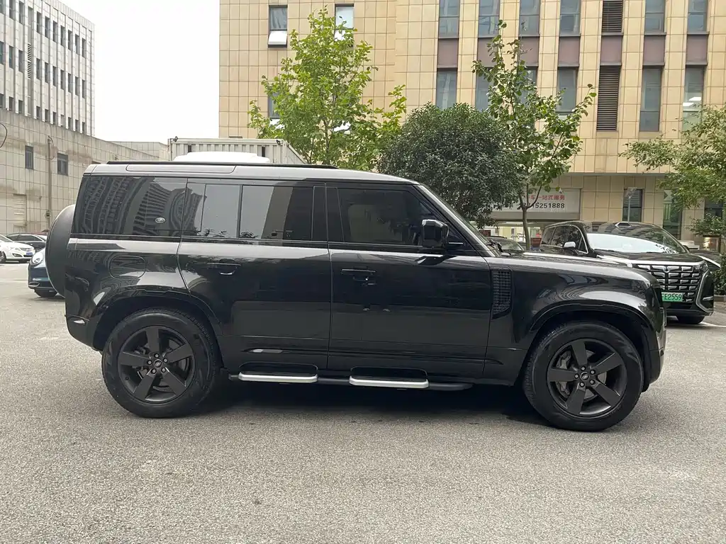 Land Rover Defender — миниатюра 4