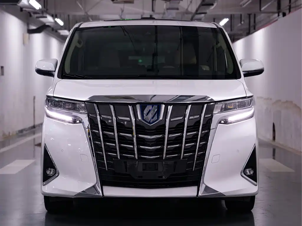 Toyota Alphard — миниатюра 5