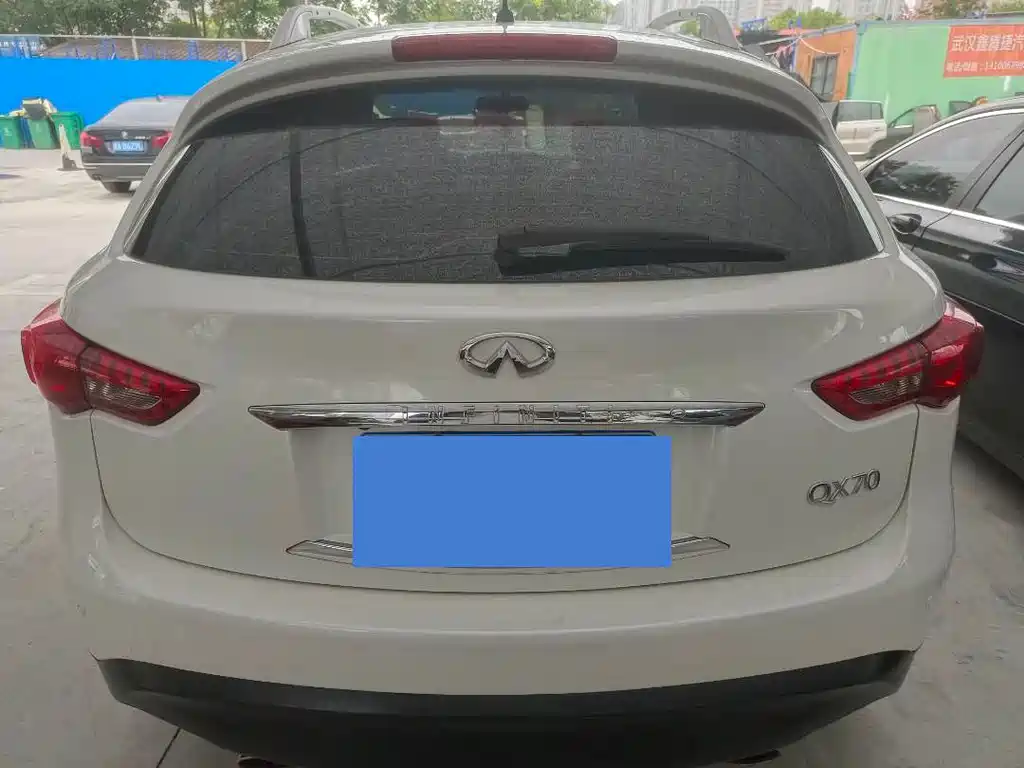 Infiniti QX70 — миниатюра 15