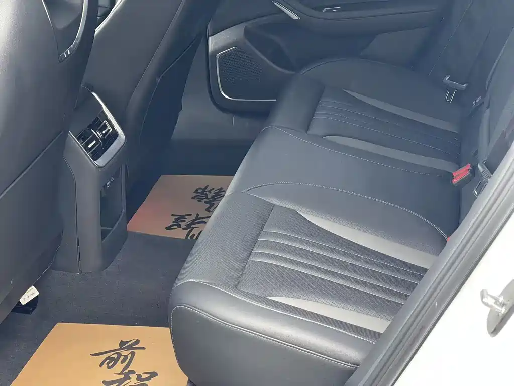 Hongqi H6 2023 2.0T