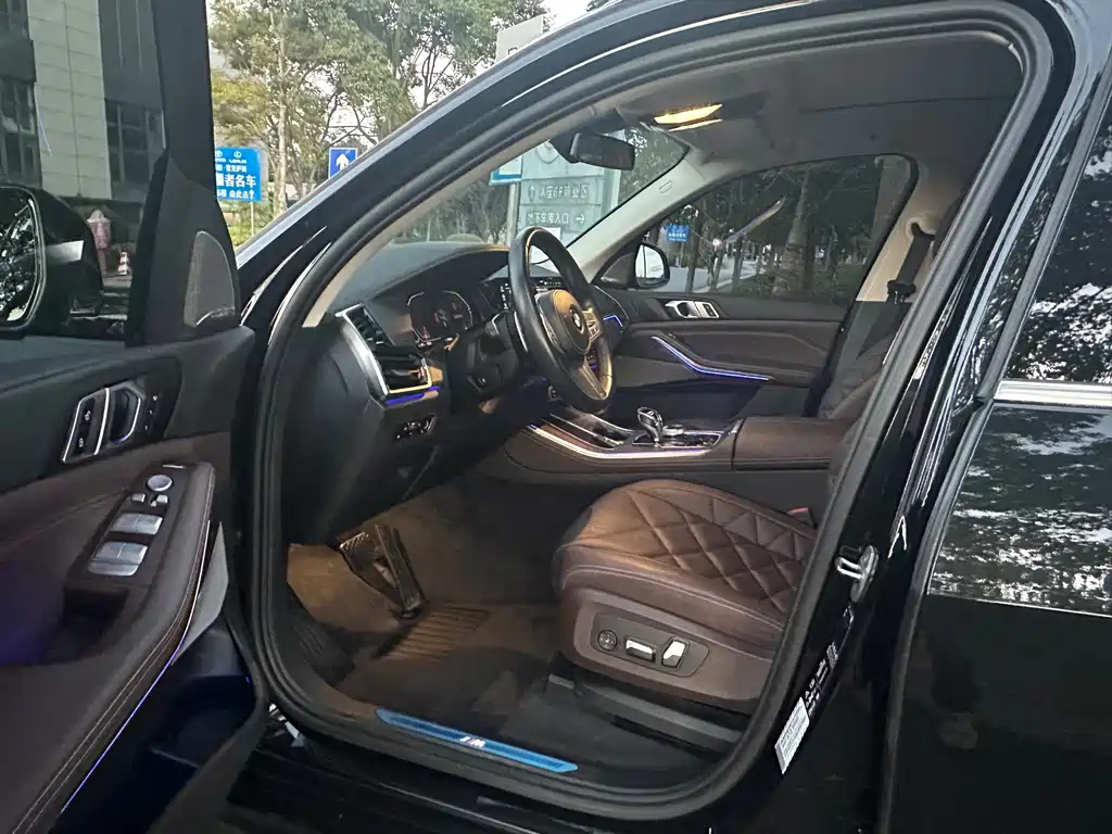 BMW X5 — миниатюра 7