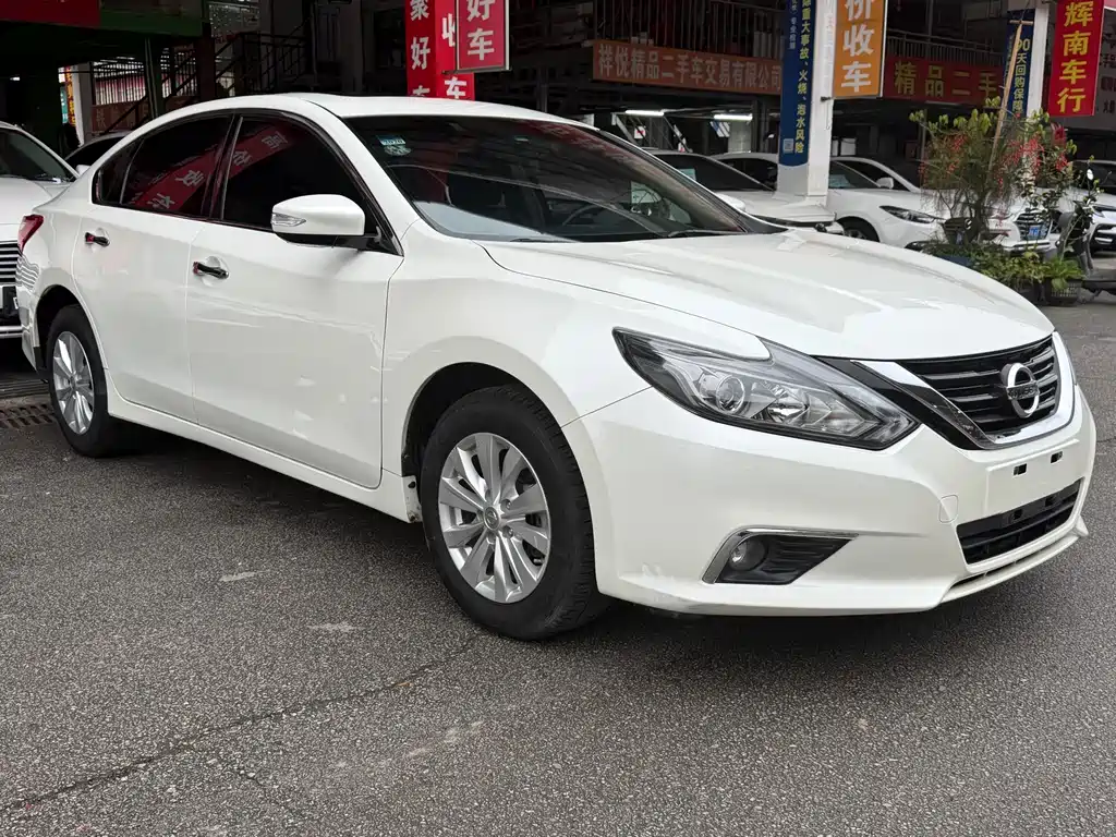 NISSAN TEANA