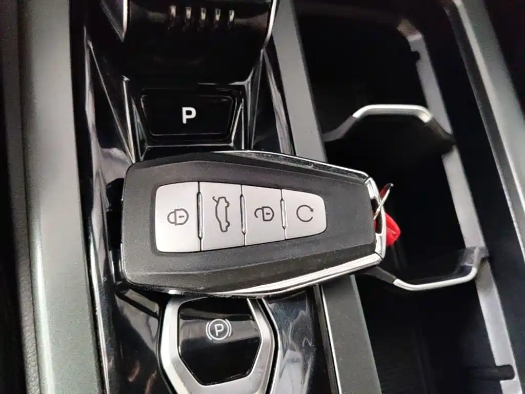 Geely Haoyue L — миниатюра 9