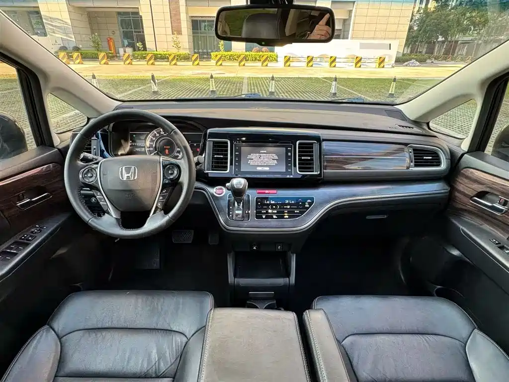 Honda Elysion 2016 2.4L