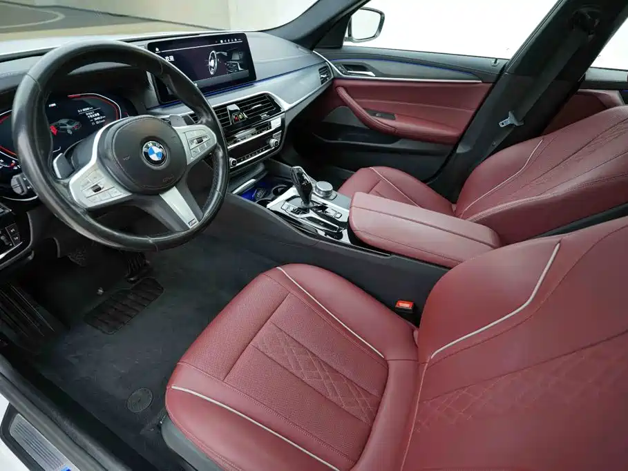 BMW 5 Series — миниатюра 10